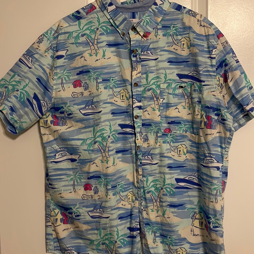 Vineyard Vines for Target Men’s Short Sleeve Button down shirt.  XL